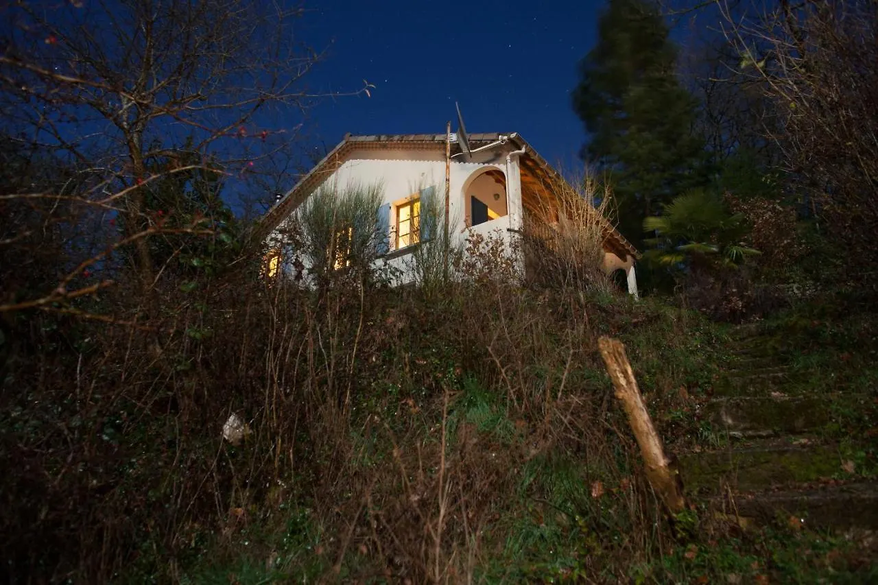 Villa Domaine Liberté avec prairie et forêt au bord d'une rivière en Ardèche Silhac 0*,