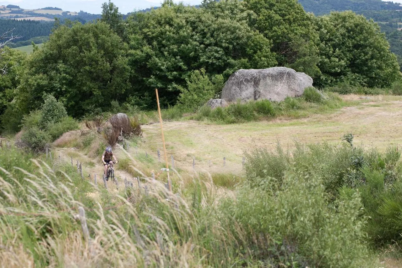 Villa Domaine Liberté avec prairie et forêt au bord d'une rivière en Ardèche Silhac 0*,  France