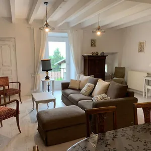  Hébergement de vacances Maison De Charme Dans Village Médieval